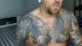 Male Amputee Shows off Sexy Stump