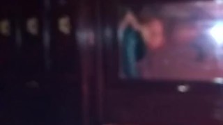 La pongo en cuatro para follarla