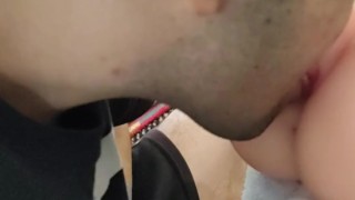 FISTING PUÑO EN VAGINA, LENGUA Y LE METO UN TROZO DE SANDÍA 👅🤜🍉