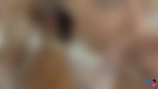 moglie italiana sega con i piedi e mani lecca e succhia come una gatta in calore sborra sulla lingua