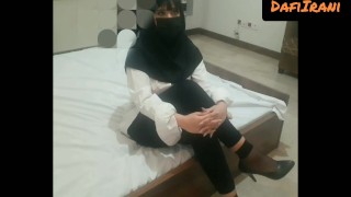 دکتر به پرستار سکسیش پیشنهاد سکس میده پرستار کلی ناز میکنه ولی آخر سر مخش زده میشه و..(مکالمه فارسی)