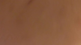 Mi hermanastro me obliga a darle el culo y me acabo corriendo de lo rico que me folla..