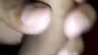 ESTOY JUGANDO CON MI POLLA PELUDA VEN A VER