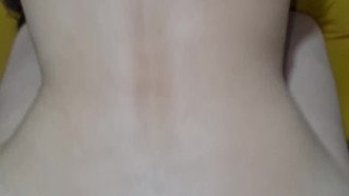 tan pronto llegue a casa mi padrastro me dio de perrito y se corrio dentro de mi