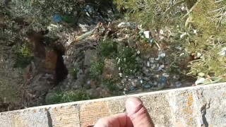 Pissing 2