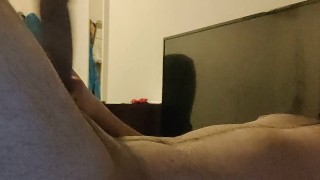 Hot guy cums all over his face