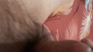 Se la jala antes de la cama