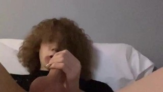 Teen femboy fingering himself :3