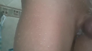 EN SERIO ESTE GAY FLACO TIENE UNA VERGA DE ESE TAMAÑO?