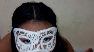 Este single me visita mientras mi esposo no esta en casa