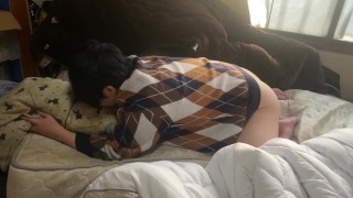 モテない俺は唾液で布団をグチャグチャにしてイキ狂うしかない