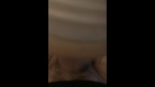 Sa chatte dégouline de mouille sur ma grosse bite