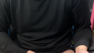 ゲーム配信中にカメラを止め忘れてオナニー配信をしてしまった学生「手に精子」