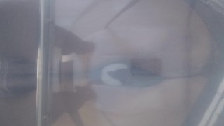 ノーパン黒タイツの女装男子が椅子に座って話を聞いていたら、おしっこ我慢出来ずにお漏らししちゃった・・・