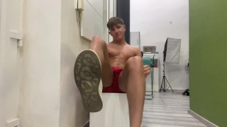 Smelly Feet , Shoes & HUGE Burping