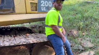 Construction Dad takes a break to cum