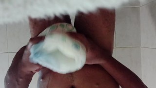 Masturbación en pañales meados