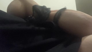 Ces gros seins rebondisse pendant qu’elle baise une grosse bite