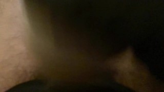 Sa chatte mouille elle veut que je la baise en pleine nuit