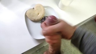 🇻🇪🇦🇷🇪🇨Chico Muy Guarro Preparo Un Desayuno Especial para Ti,Leche Y Palmera con Crema De Semen