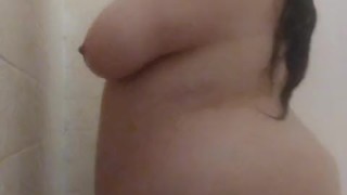 big boobied white girl takes a sexy shower