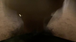 Je fais un cunni a sa grosse chatte pour la faire mouiller je baise sa chatte elle veut un creampie