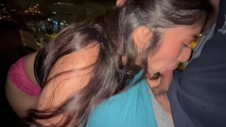 Me follo a mi vecino de camino al departamento