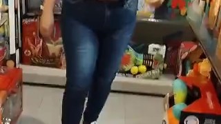 Flashing No aguanto y me saco las tetas en tienda departamental #flashing