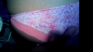 encuentro a mi vecina en ropa interior y me la cojo bien duro de perrito