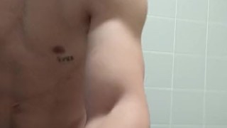 Love to cum in public places :)