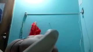 Me la chupa y luego me cabalga al frente de la webcam