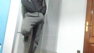 🇻🇪🇦🇷🇪🇨Te Enseño Mi Platano Duro Dentro Del Pantalon Y Me Masturbo En el Dormitorio De Mi Amigo