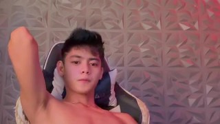 Tigas na tigas ang titi ko sarap jakolin nakakalibog