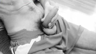 🎬🎥📽Porno Vintage#Madurito Con Cuerpo Bonito Masturba Su Perfecta Polla Y Escupe Una Gran Corrida