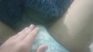 Mi hermanastra amaneció muy mojada