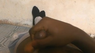 SOLO MALE WANKING AND CUMMING HUGE 💦💦🍌