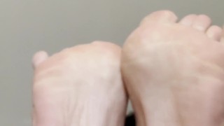 Hot Muscular Male Wants You To Worship His Feet