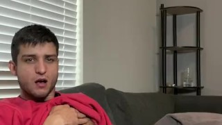 Jerk off on the couch 🥵