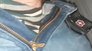 Me masturbo en el baño publico