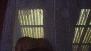 Chico marcado bailando en mallas y enmascarado ultra caliente