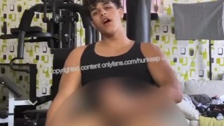 MUSCLE BOY JERKS OFF BIG COCK! 😈 UNCUT HUGE DICK