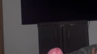 Me vengo a chorros antes de dormirme, una fresita botando lechita