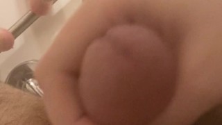 Jerking off in the bath for 10 minutes