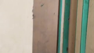Jakol sa cr ng school jeriking off school bathroom