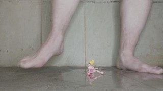 GIANTESS PISS