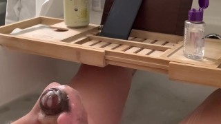 Solo cum in bubble bath