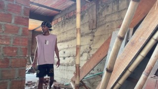 Fuy adar un paseo y termine masturbándome en una casa abandonada