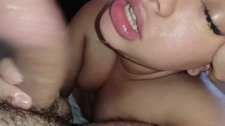 Whore is fond of giving a hanjob, the teenager even moans with excitement for holding the cock🍆💦😋