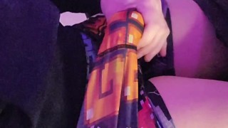 Garçon de 18 ans en survêtement veut se branler 🥵