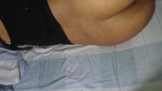 Amo que mi padrastro me folle el culo de ladito